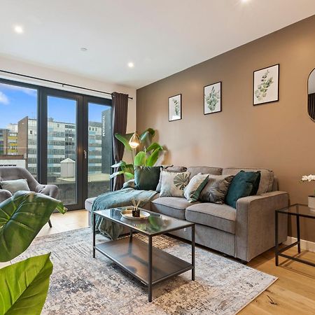 Shanti Suite - 2Bed 2Bath City Centre - Wifi - Netflix- Parking- Modern- Perfect For Family, Contractors, Leisure, Business By Shanti Nights Birmingham Bagian luar foto