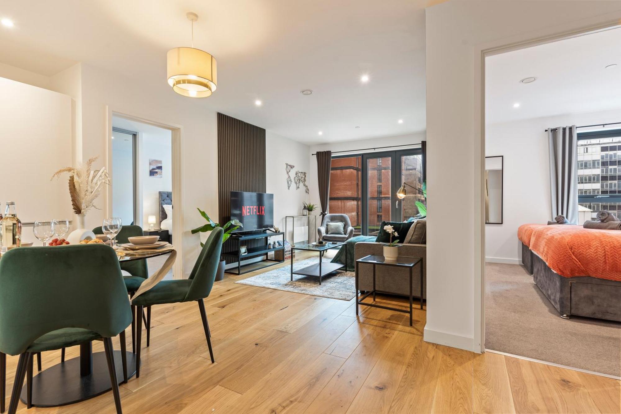 Shanti Suite - 2Bed 2Bath City Centre - Wifi - Netflix- Parking- Modern- Perfect For Family, Contractors, Leisure, Business By Shanti Nights Birmingham Bagian luar foto