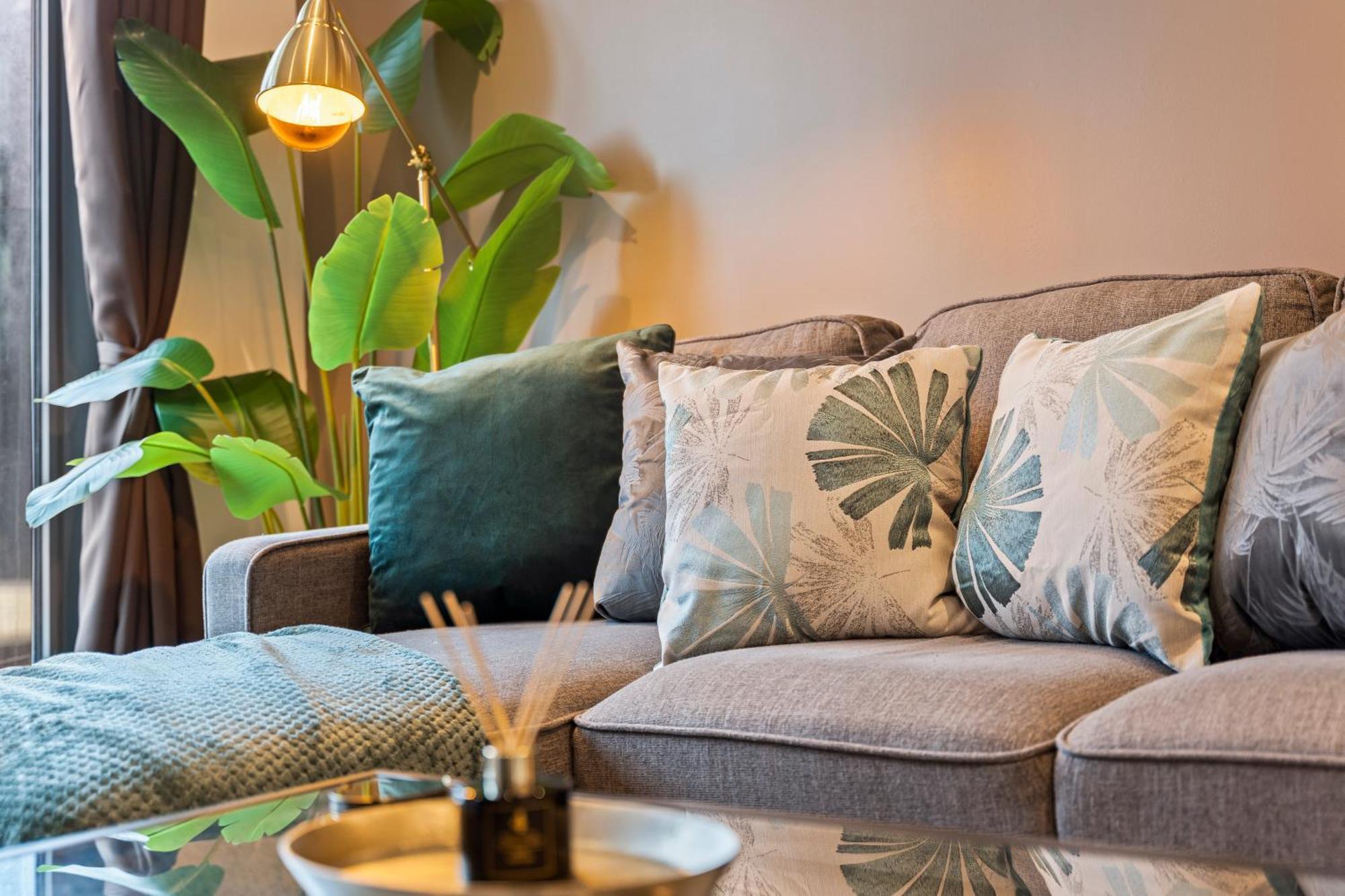 Shanti Suite - 2Bed 2Bath City Centre - Wifi - Netflix- Parking- Modern- Perfect For Family, Contractors, Leisure, Business By Shanti Nights Birmingham Bagian luar foto